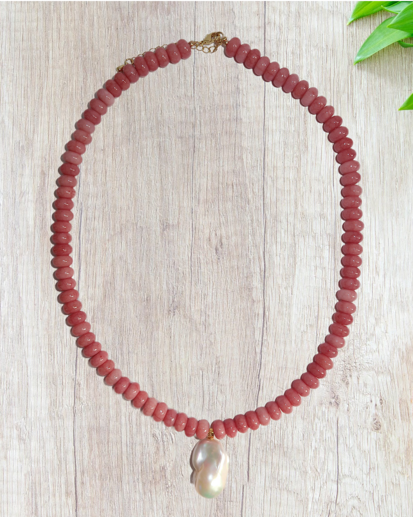 HIBISCUS HEAT NECKLACE